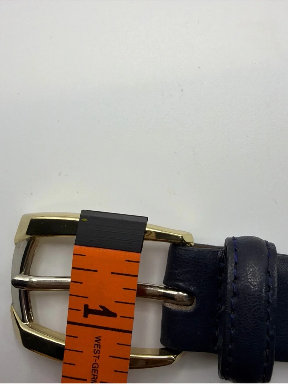 Classic Retro 1997 Liz Claiborne Navy Leather Belt Size Large Gold SilverBuckle.